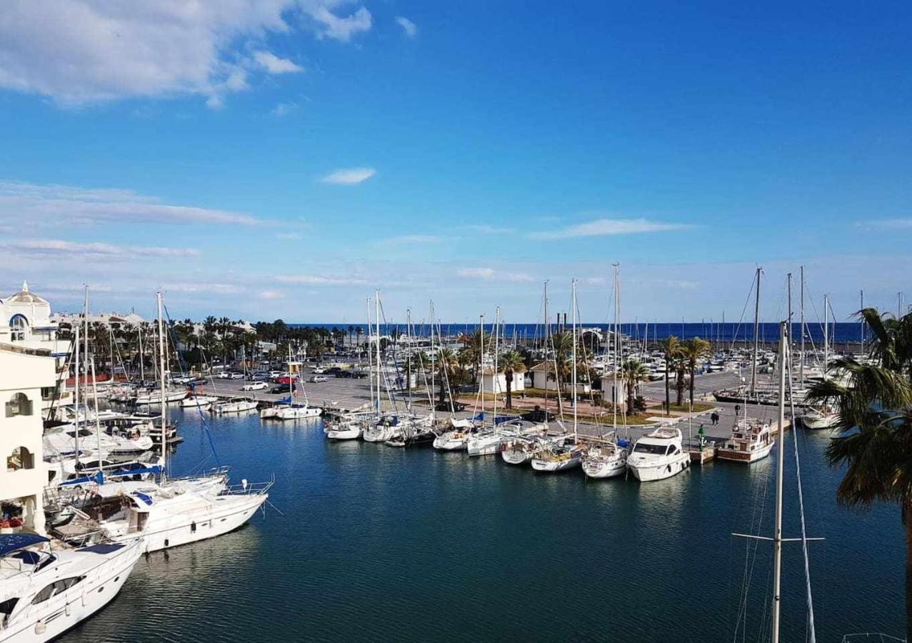 Lujoso Apartamento En De La Isla De Puerto Marina Benalmadena Bagian luar foto